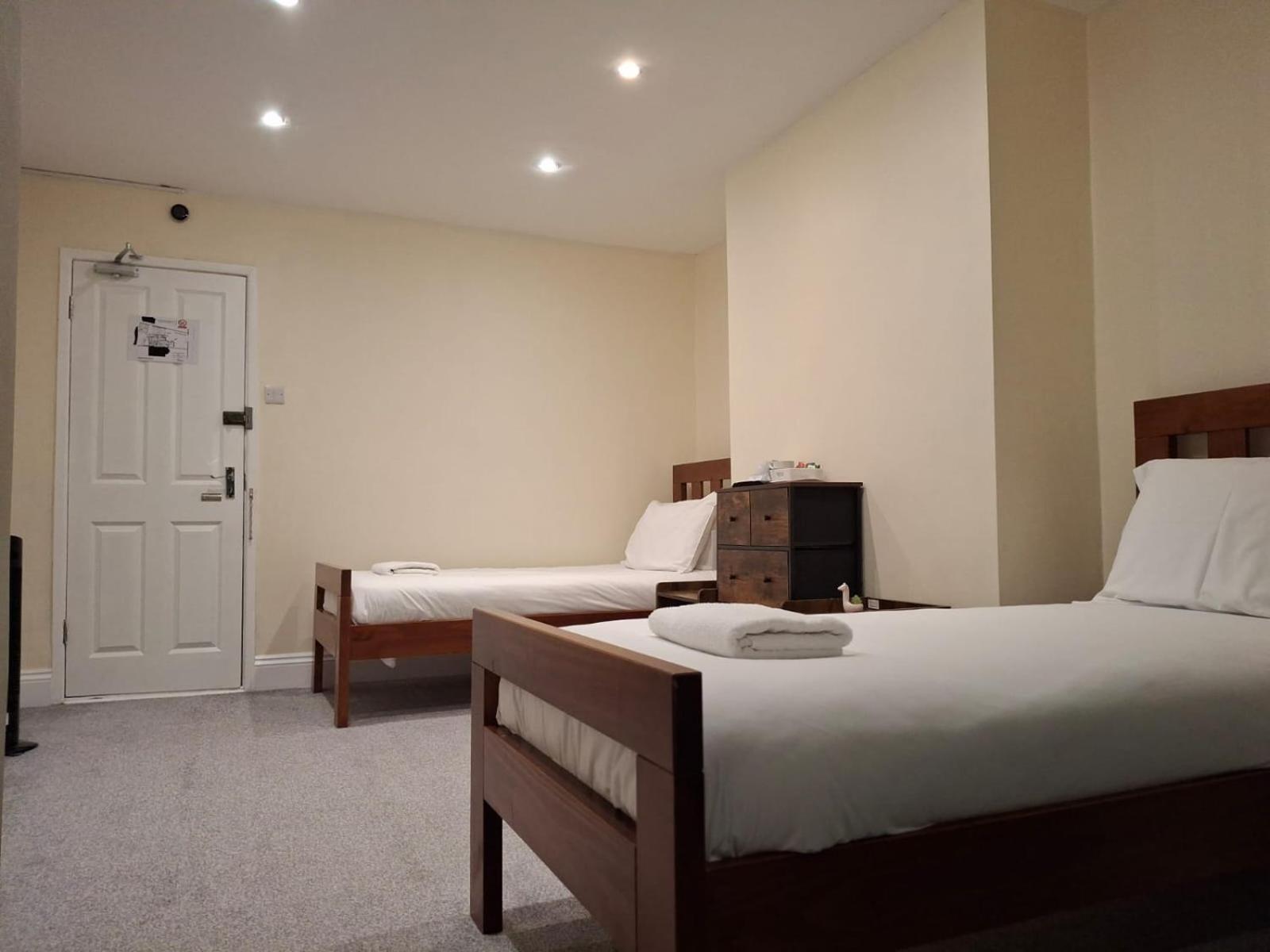 Inn By The Sea, Portsmouth - En Suite Rooms With Or Without Sea View, Onsite Ev 22Kw Портсмът Екстериор снимка
