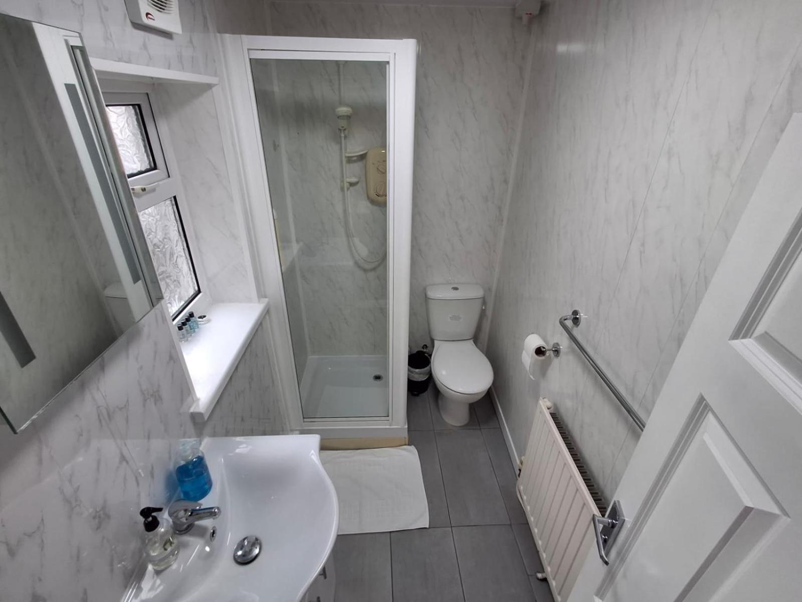 Inn By The Sea, Portsmouth - En Suite Rooms With Or Without Sea View, Onsite Ev 22Kw Портсмът Екстериор снимка