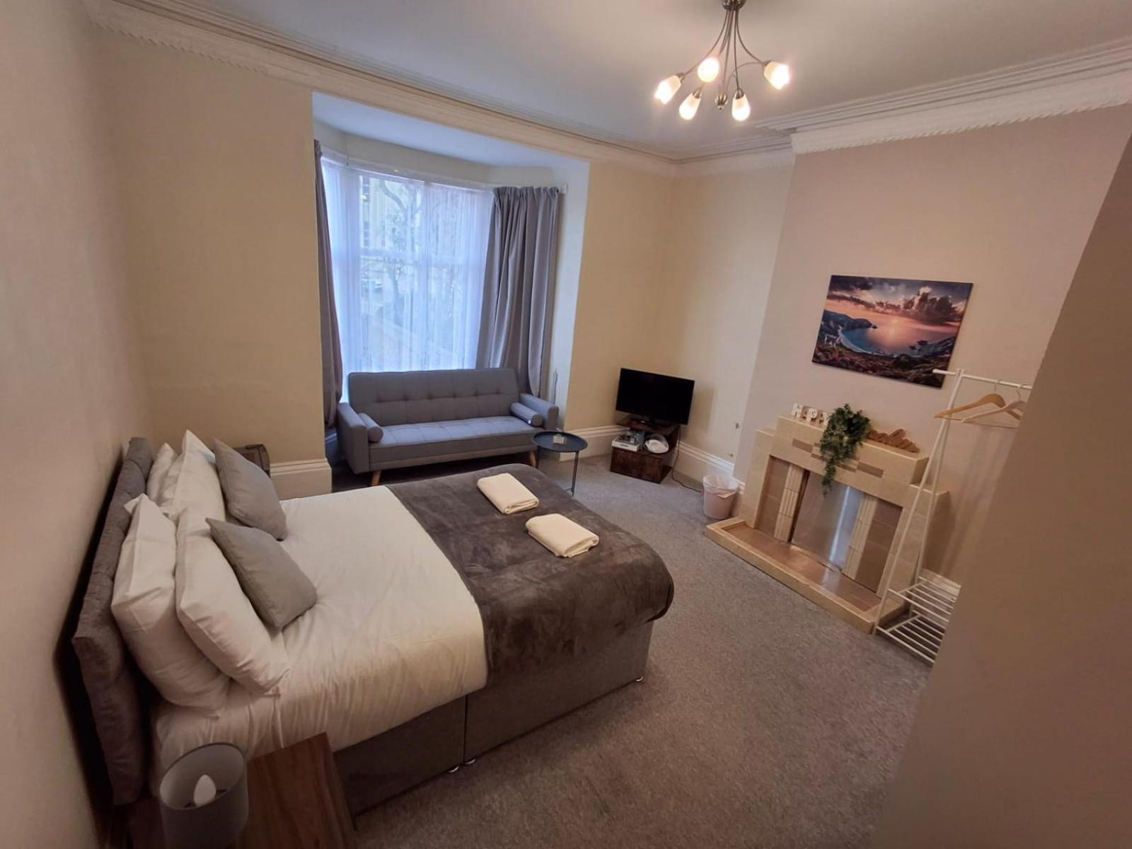 Inn By The Sea, Portsmouth - En Suite Rooms With Or Without Sea View, Onsite Ev 22Kw Портсмът Екстериор снимка