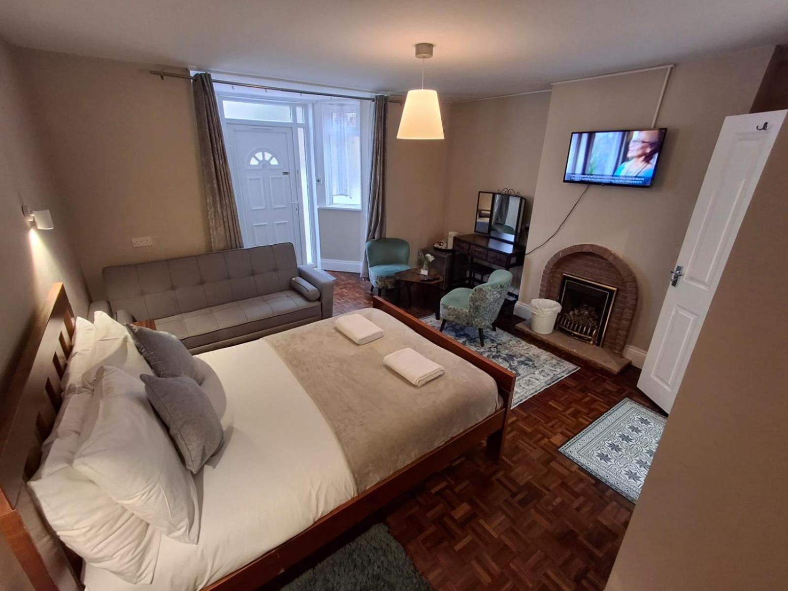 Inn By The Sea, Portsmouth - En Suite Rooms With Or Without Sea View, Onsite Ev 22Kw Портсмът Екстериор снимка