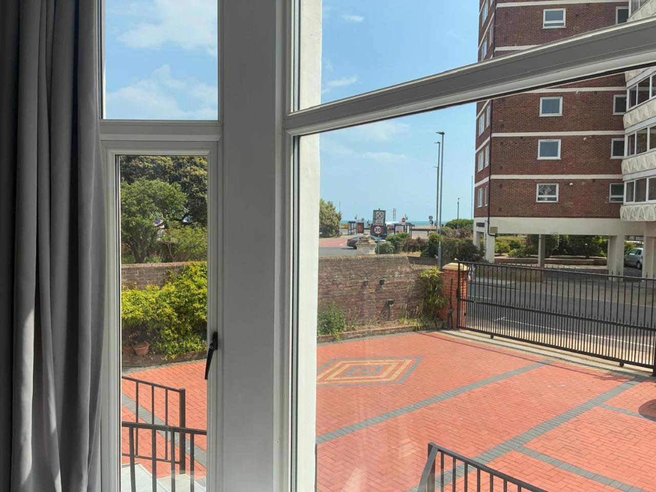 Inn By The Sea, Portsmouth - En Suite Rooms With Or Without Sea View, Onsite Ev 22Kw Портсмът Екстериор снимка